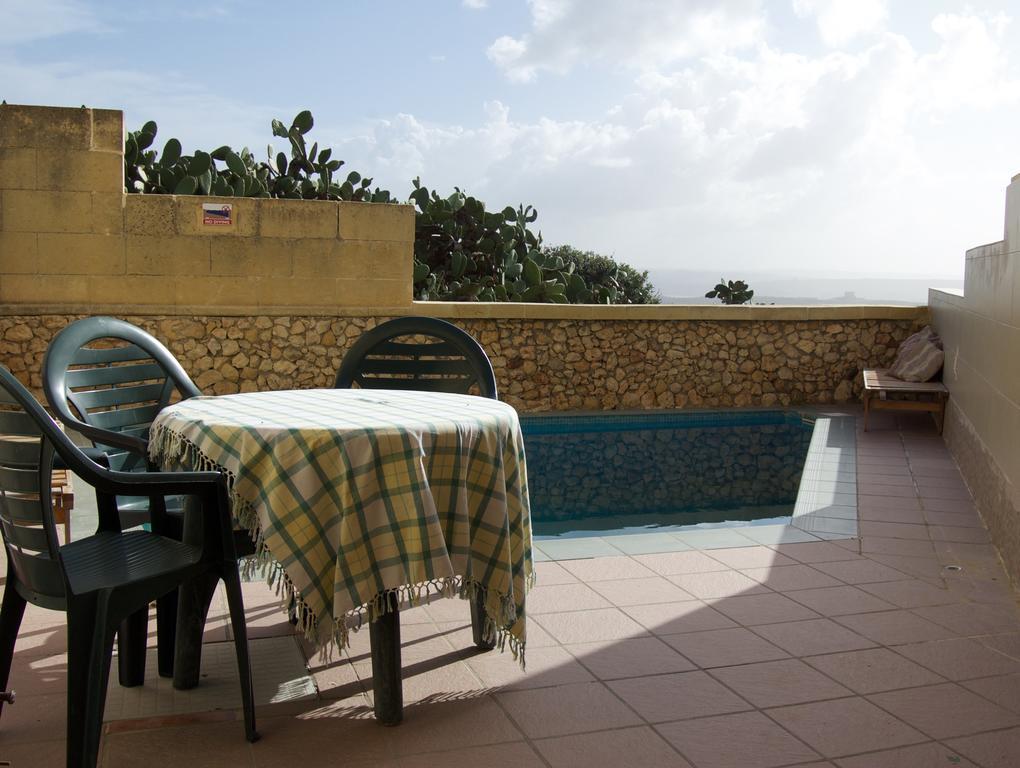 Ta'Kemmuna Hotel Qala Exterior photo